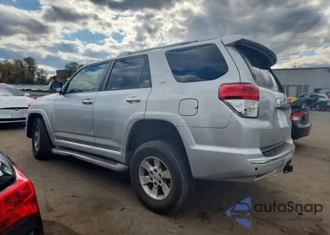 2011 Toyota 4Runner Sr5 z USA, uszkodzony, nr VIN JTEBU5JR6B5036509